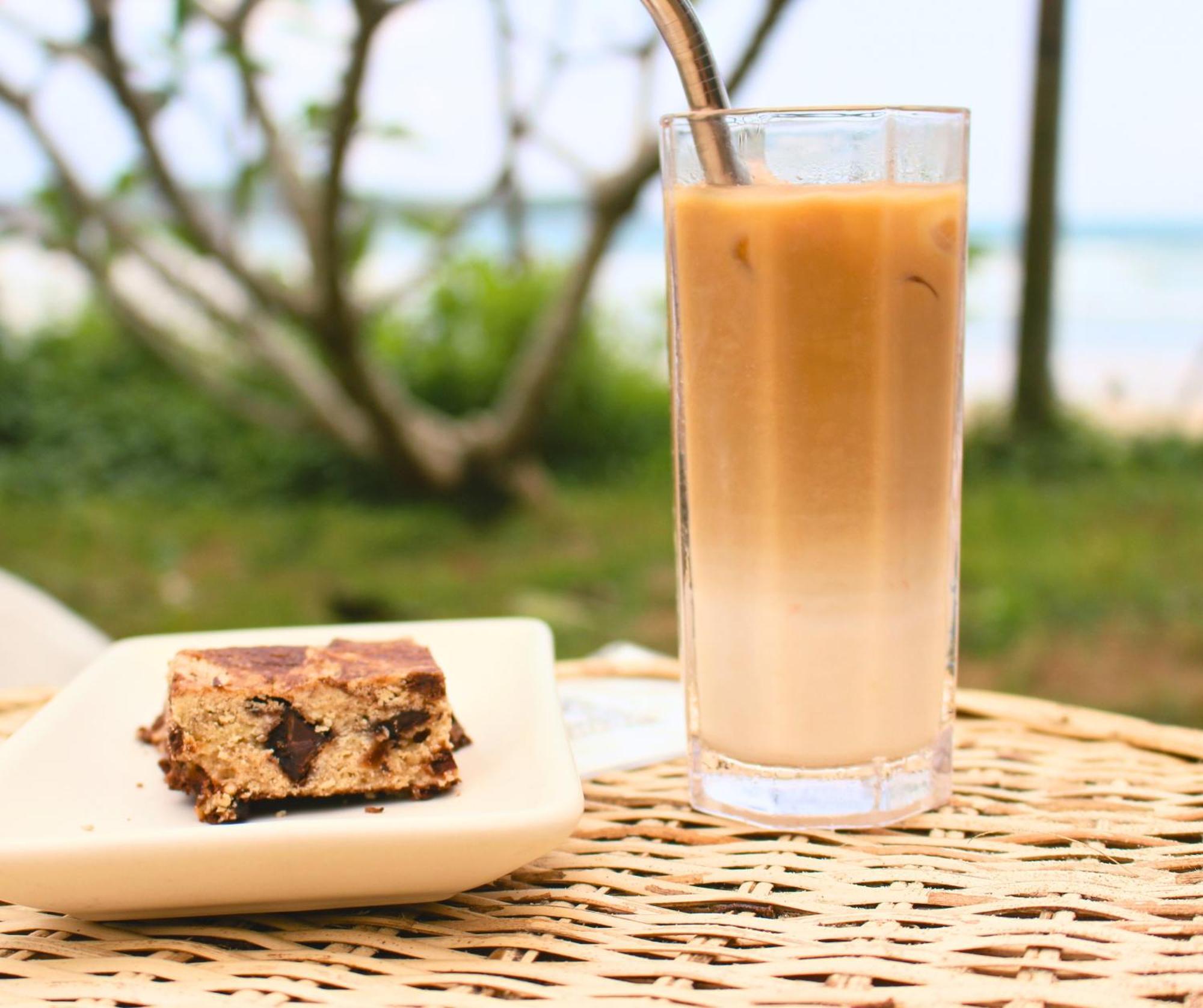 דיקוולה Calma - Surf, Yoga & Coffee On A Private Beach מראה חיצוני תמונה