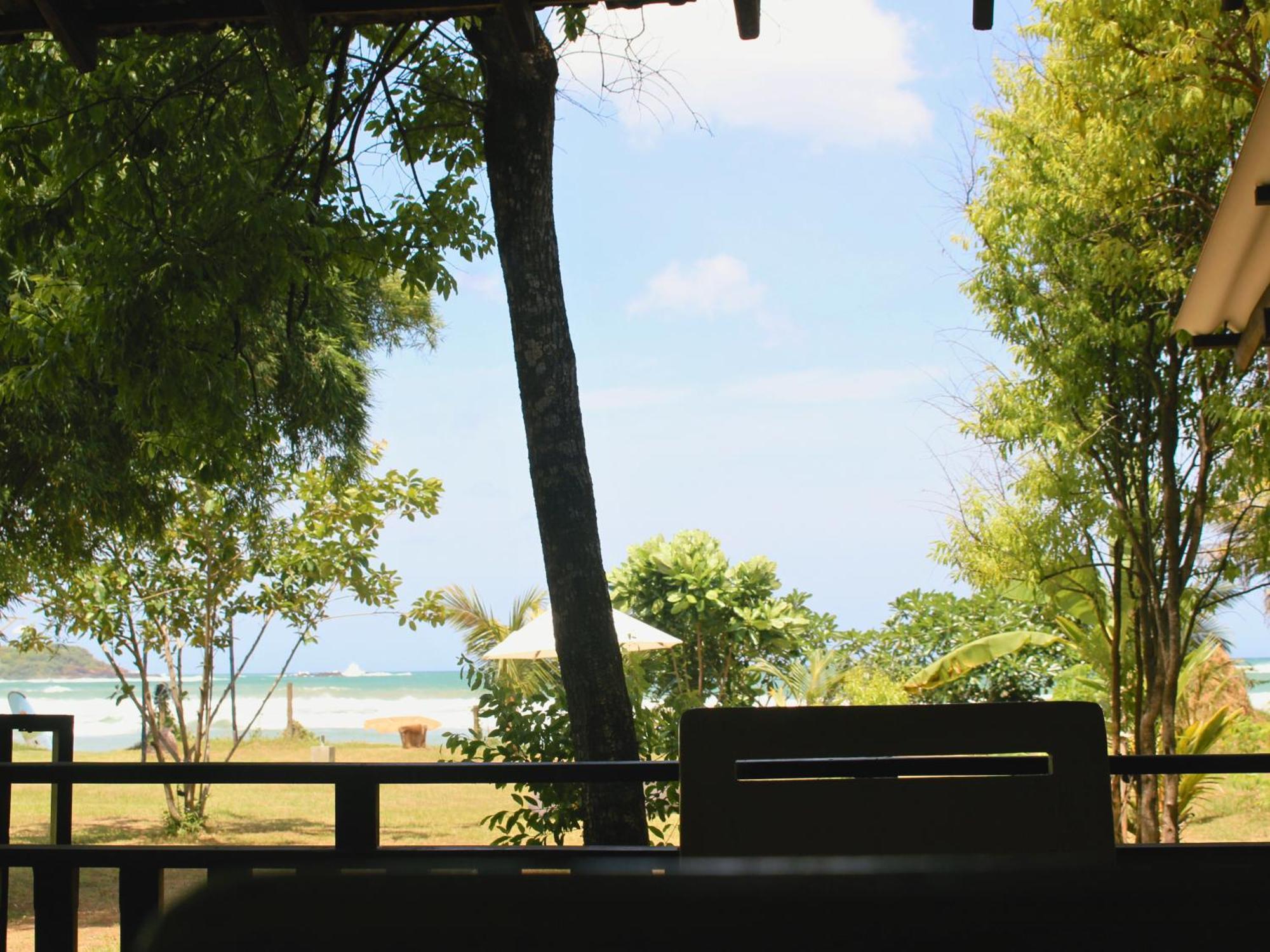 דיקוולה Calma - Surf, Yoga & Coffee On A Private Beach מראה חיצוני תמונה
